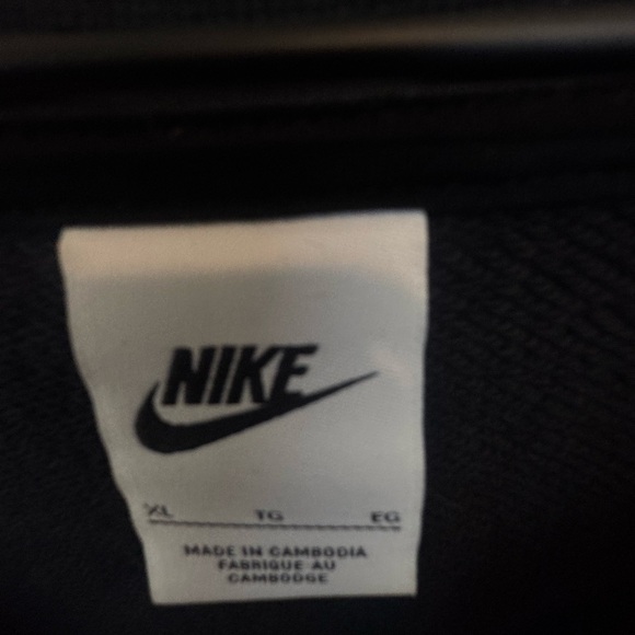 Nike Men's Black Crewneck Sweater - Picture 2 of 4